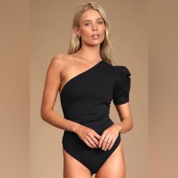 Free People Somethin Bout You Black Puff Sleeve One-Shoulder Bodysuit Size Small - Picture 1 of 7